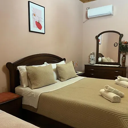 Persa Apartamento Gjirokastër