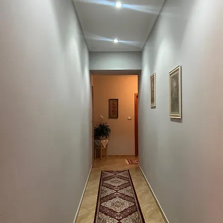Persa Apartamento Gjirokastër