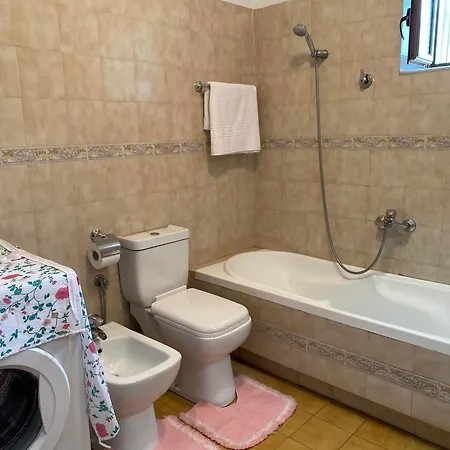 شقة Persa Gjirokastër