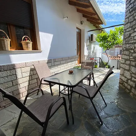 Persa * Gjirokastër